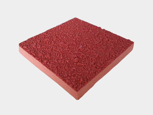 自結紋跑道材料