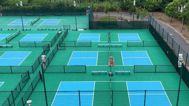 風(fēng)靡全球的匹克球場，憑什么圈粉全年齡段？